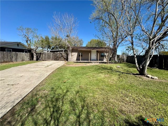 4904 Lone Tree Road, Victoria, TX 77901