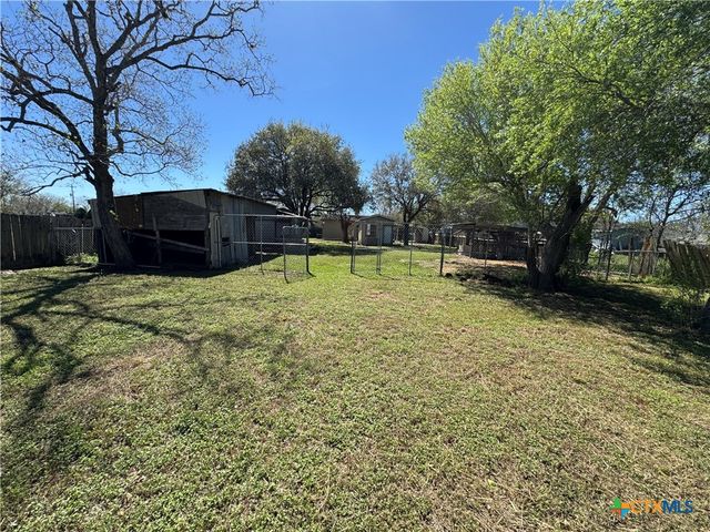 4904 Lone Tree Road, Victoria, TX 77901