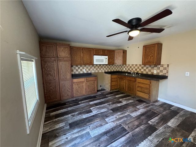 4904 Lone Tree Road, Victoria, TX 77901