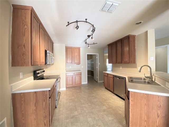 9209 Centennial Drive, Fort Worth, TX 76244