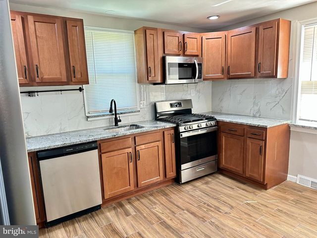 5215 MUTH AVE, Baltimore, MD 21207