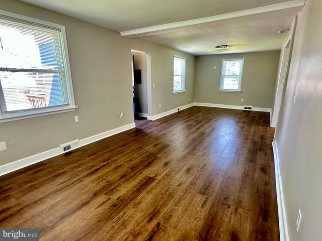 5215 MUTH AVE, Baltimore, MD 21207
