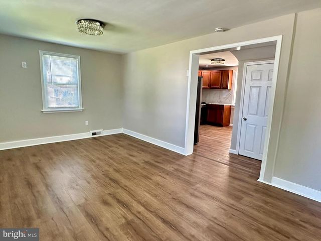 5215 MUTH AVE, Baltimore, MD 21207