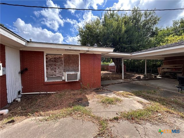 2012 Leon Drive, Port Lavaca, TX 77979