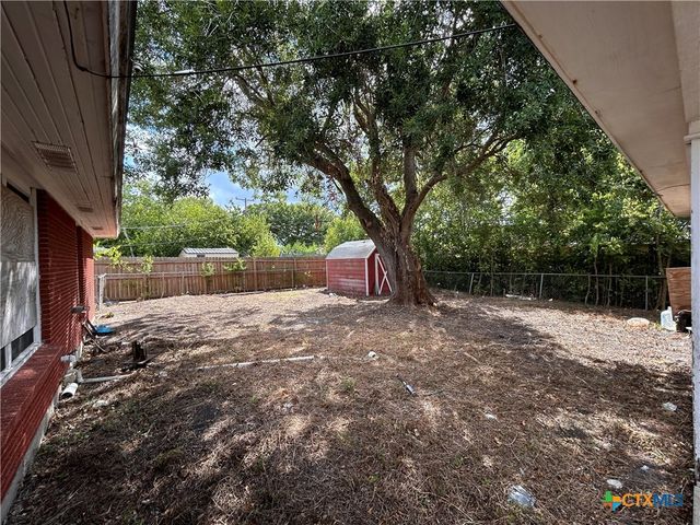 2012 Leon Drive, Port Lavaca, TX 77979