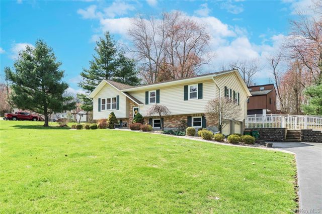 4 Tanglewood Lane, Poughkeepsie, NY 12603