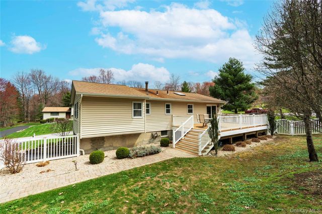 4 Tanglewood Lane, Poughkeepsie, NY 12603