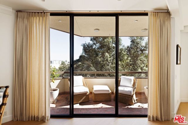 300 N Swall Drive 354, Beverly Hills, CA 90211