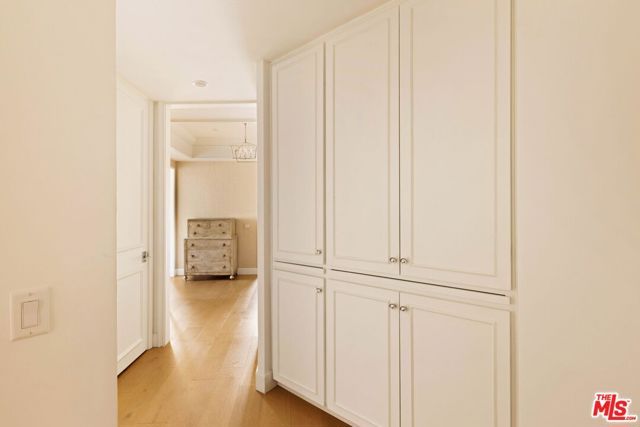 300 N Swall Drive 354, Beverly Hills, CA 90211