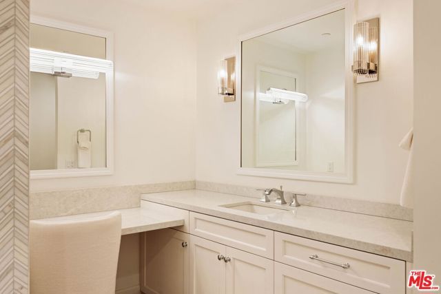 300 N Swall Drive 354, Beverly Hills, CA 90211