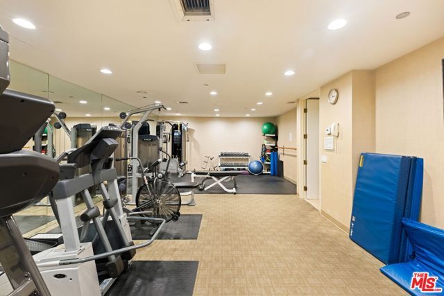 300 N Swall Drive 354, Beverly Hills, CA 90211