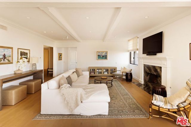 300 N Swall Drive 354, Beverly Hills, CA 90211