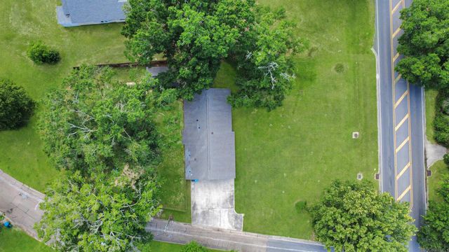 2411 Chantulane Ave, Denham Springs, LA 70726