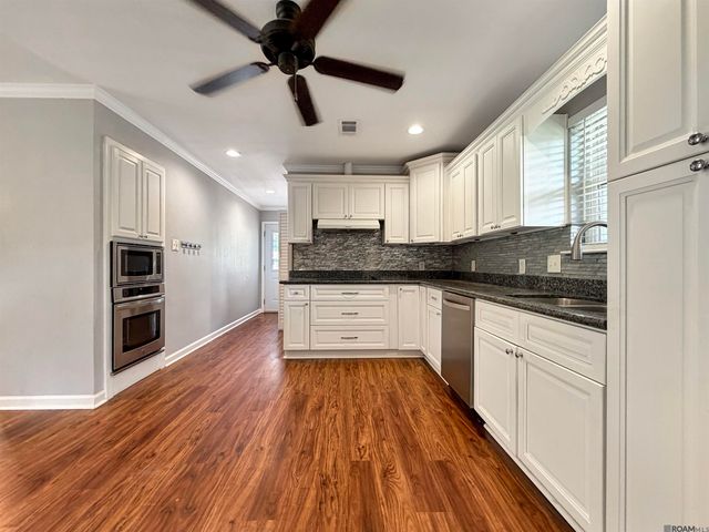 2411 Chantulane Ave, Denham Springs, LA 70726