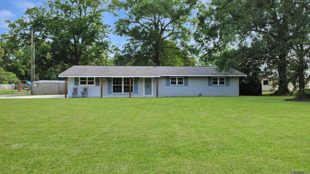 2411 Chantulane Ave, Denham Springs, LA 70726