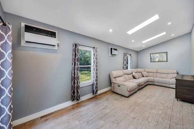 1659 Lincoln Avenue, Bohemia, NY 11716