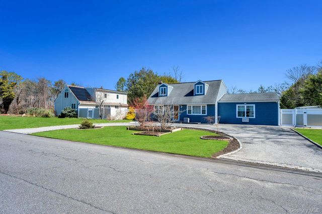 1659 Lincoln Avenue, Bohemia, NY 11716