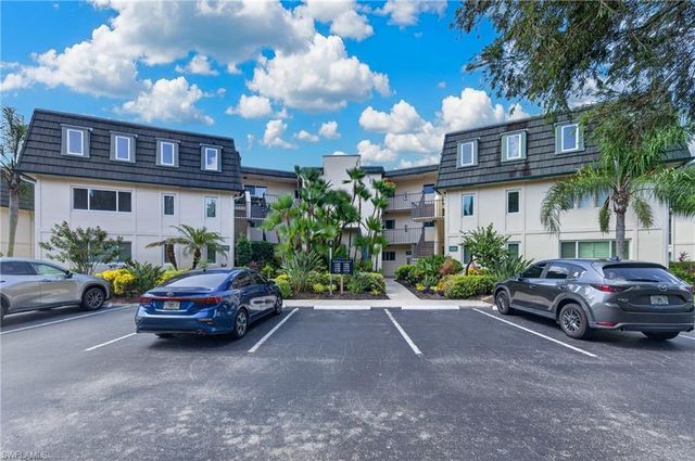1730 Bald Eagle DR A, Naples, FL 34105