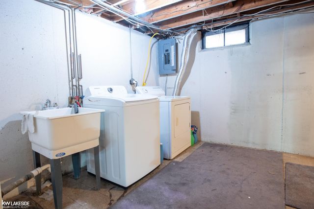 28627 Maple Street, Roseville, MI 48066