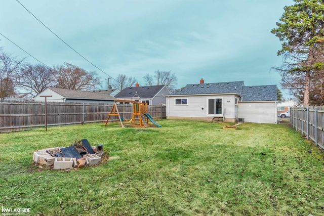 28627 Maple Street, Roseville, MI 48066