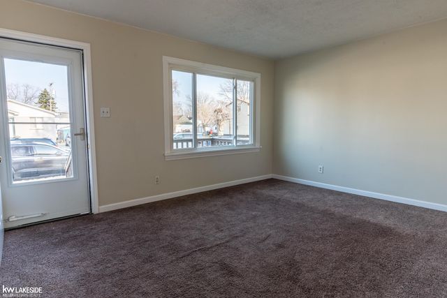 28627 Maple Street, Roseville, MI 48066