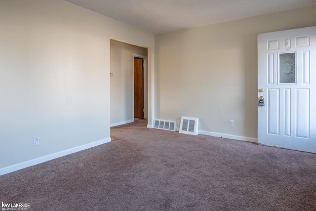 28627 Maple Street, Roseville, MI 48066