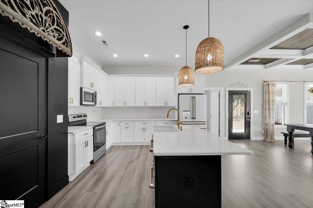 129 James Avenue, Wellford, SC 29385