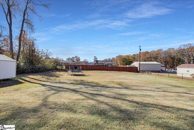 129 James Avenue, Wellford, SC 29385