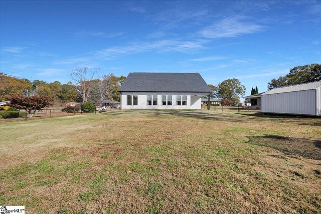 129 James Avenue, Wellford, SC 29385