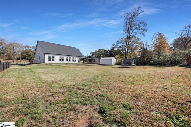 129 James Avenue, Wellford, SC 29385