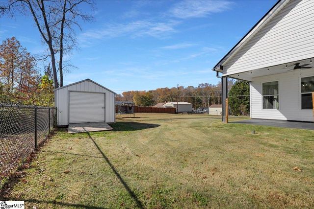 129 James Avenue, Wellford, SC 29385