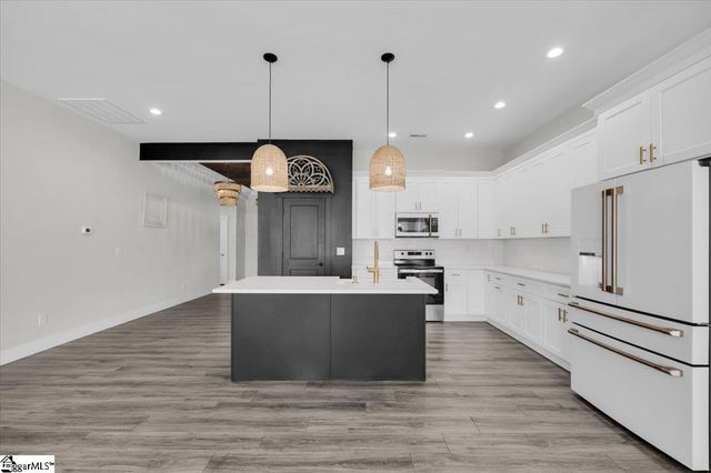 129 James Avenue, Wellford, SC 29385