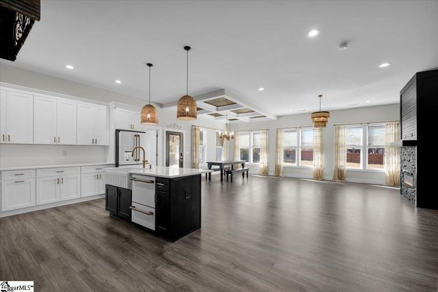 129 James Avenue, Wellford, SC 29385