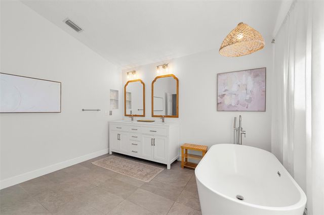 1611 NW 101st Way, Plantation, FL 33322