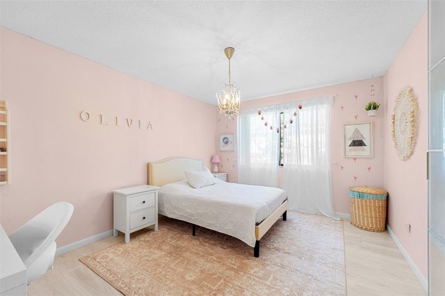 1611 NW 101st Way, Plantation, FL 33322