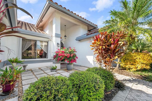 1611 NW 101st Way, Plantation, FL 33322