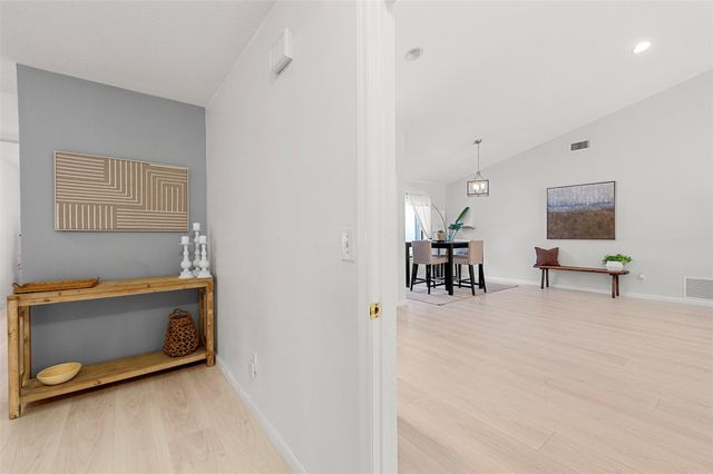 1611 NW 101st Way, Plantation, FL 33322