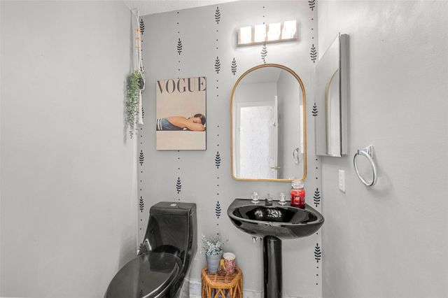 1611 NW 101st Way, Plantation, FL 33322