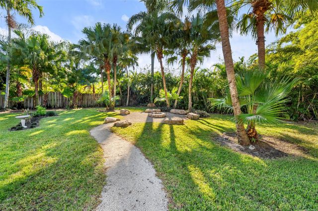 1611 NW 101st Way, Plantation, FL 33322