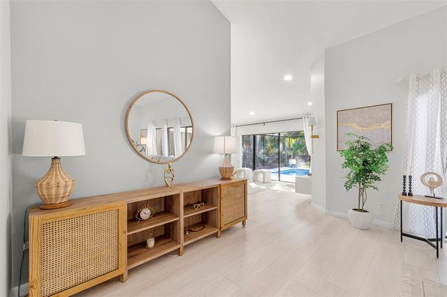 1611 NW 101st Way, Plantation, FL 33322