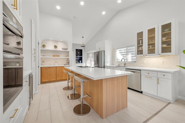 1611 NW 101st Way, Plantation, FL 33322