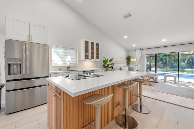 1611 NW 101st Way, Plantation, FL 33322