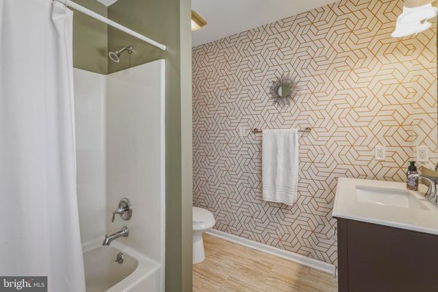 330 BECKETT RD, Swedesboro, NJ 08085
