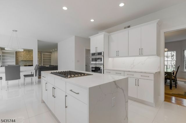 1 Mckay Dr, Bridgewater Twp., NJ 08807