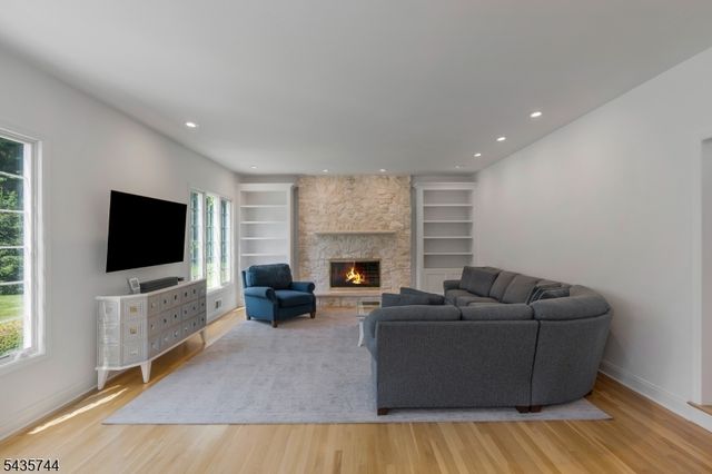1 Mckay Dr, Bridgewater Twp., NJ 08807