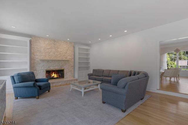 1 Mckay Dr, Bridgewater Twp., NJ 08807