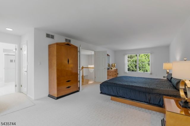 1 Mckay Dr, Bridgewater Twp., NJ 08807