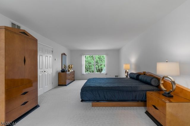 1 Mckay Dr, Bridgewater Twp., NJ 08807