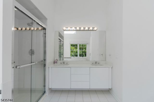 1 Mckay Dr, Bridgewater Twp., NJ 08807