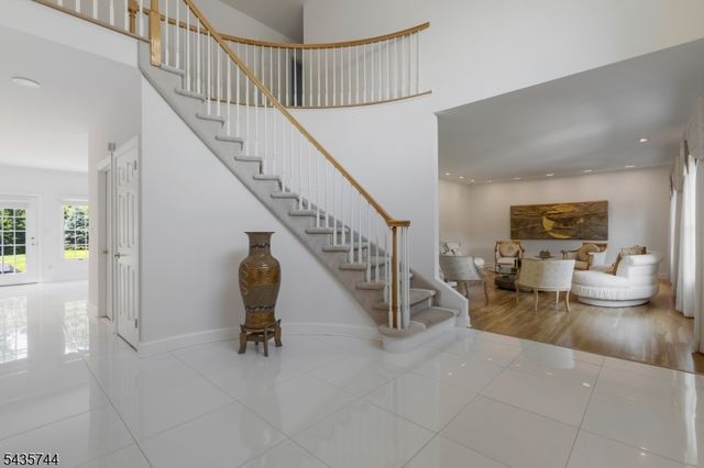 1 Mckay Dr, Bridgewater Twp., NJ 08807